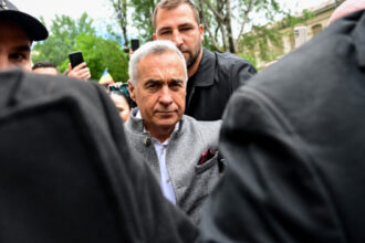 scandal la sediul politiei ilfov unde calin georgescu s a prezentat pentru controlul judiciar ce s a intamplat 68c1655fb3007