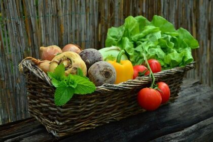 sorin grindeanu romanii vor avea in continuare acces la 17 alimente de baza la preturi mai mici 68d2cba2ba769