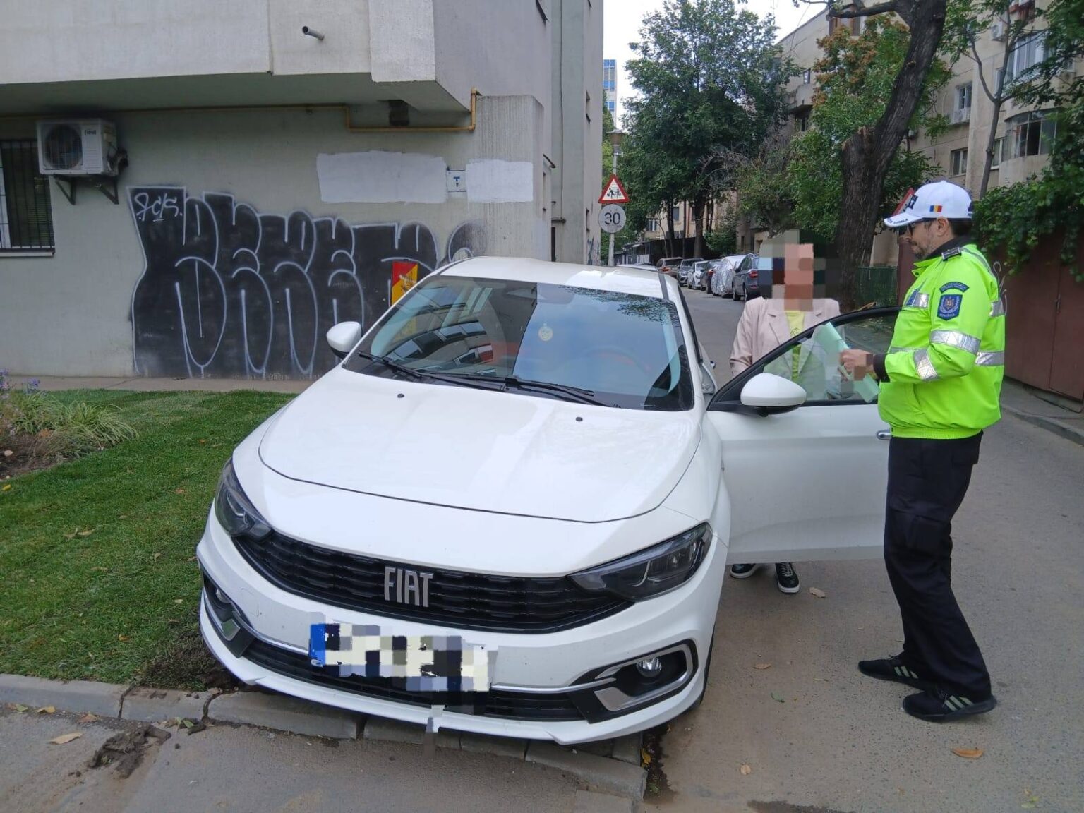 spatiile verzi nu sunt parcari avertizeaza primaria sectorului 2 68d502f057291 1