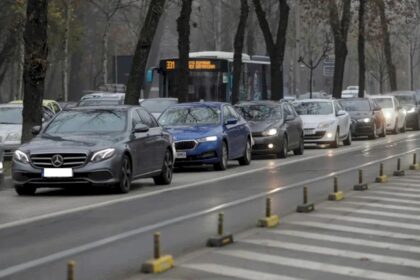 traficul din zona piata constitutiei unirii dat peste cap sunt restrictii pentru festivalul unforgettable mai mult se sta decat se merge spune o bucuresteanca 68c05eae57aee