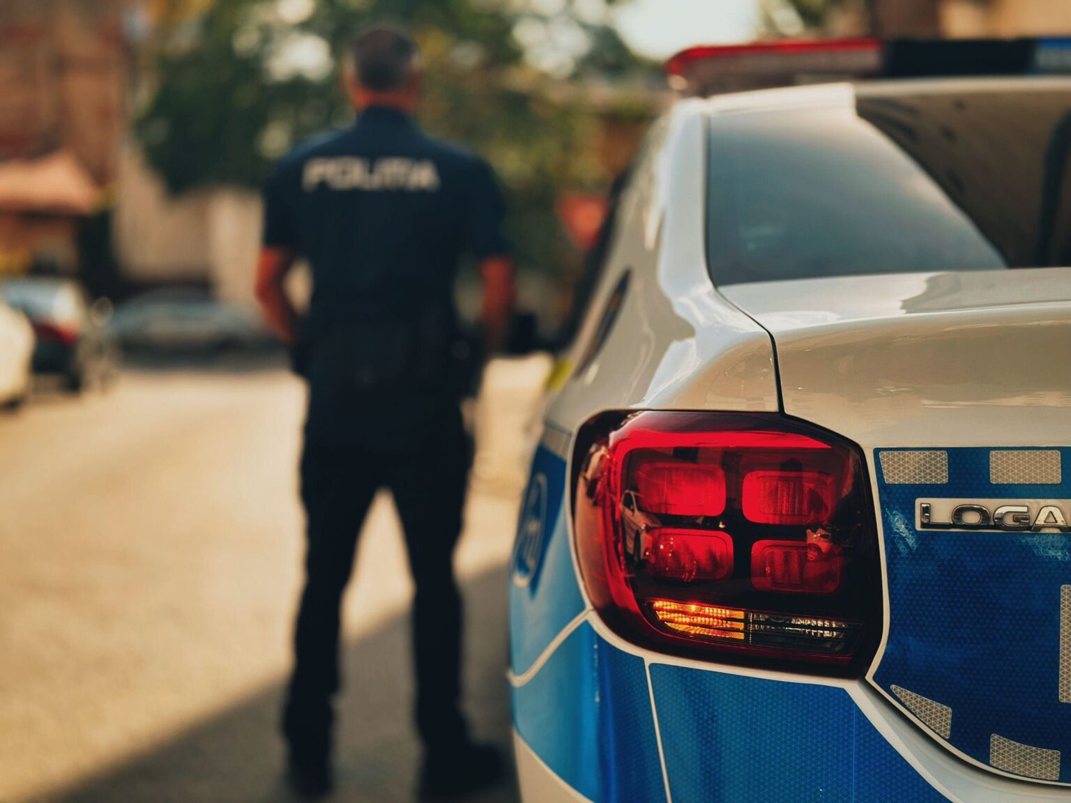 trei ucraineni surprinsi cand livrau tigari de contrabanda in bucuresti arestati 68cf839b05777