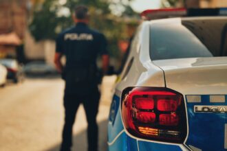 trei ucraineni surprinsi cand livrau tigari de contrabanda in bucuresti arestati 68cf839b05777