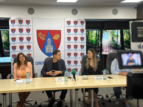 vicepresedintele cj ilfov stefan radulescu la evenimentul de lansare a proiectului infotrip in regiunea bucuresti ilfov ilfovul are un potential important in acest domeni 68cb95ecd8bc0