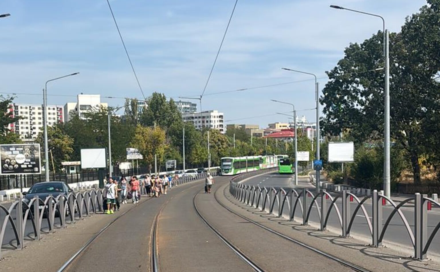 video a picat curentul in reteaua stb tramvaiele 1 10 11 si 25 sunt blocate in zona bd g ral paul teodorescu bd timisoara 68bd57b7c8884