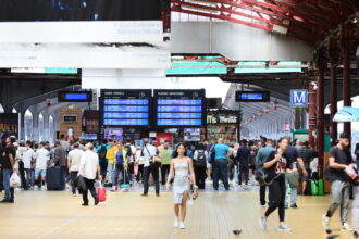 video agresiune sexuala in gara de nord din bucuresti un barbat de 55 de ani a brutalizat si a atins abuziv o adolescenta de 15 ani a fost retinut de politisti 68b96dc351af7