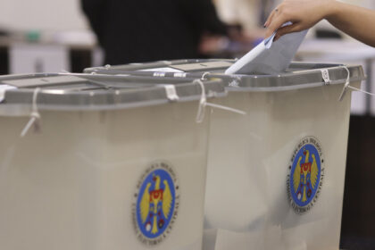 video corespondenta digi24 la chisinau mobilizare masiva la urne atacuri cibernetice si alerte cu bomba in unele tari din europa 68d98652e375f