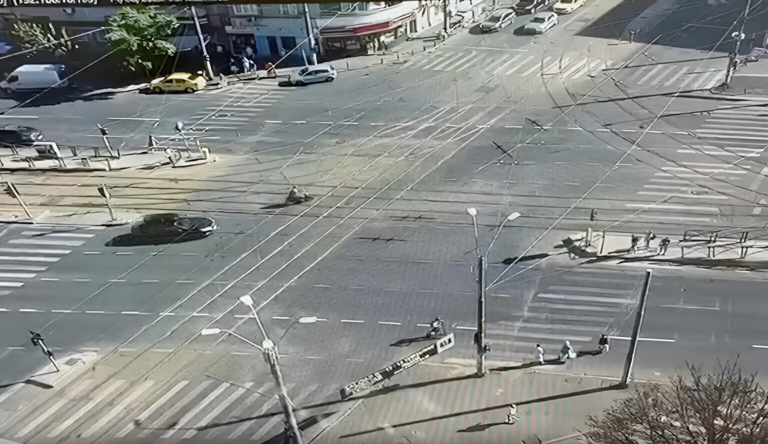 video femeie lovita mortal de o trotineta electrica pe o trecere de pietoni din bucuresti trotinetistul a trecut in mare viteza pe rosu 68b6db2a84a90