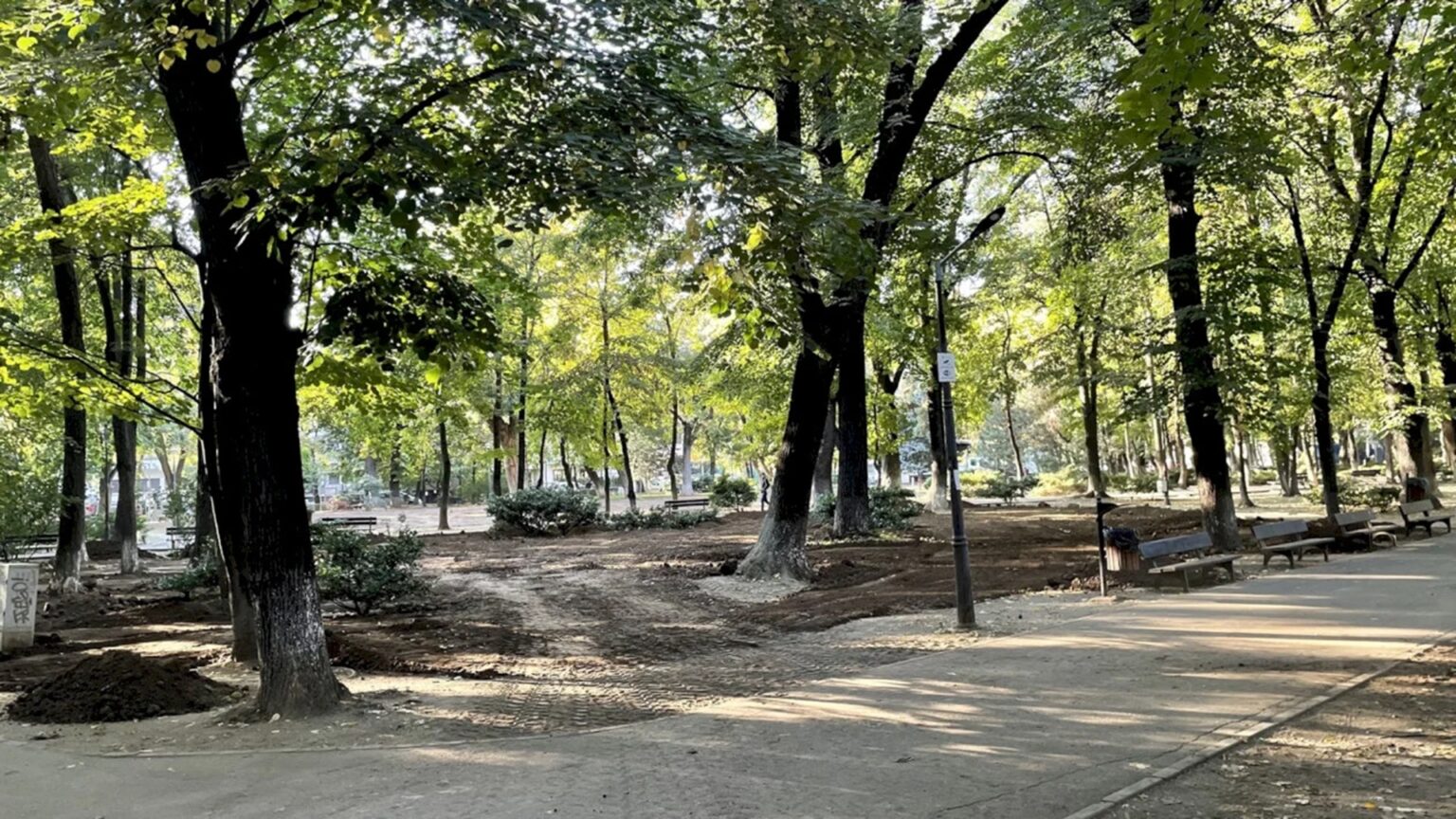 video petitie impotriva privatizarii parcului kiseleff semnata deja de sute de bucuresteni va fi ingropat in tiribombe si va fi efectiv inchis publicului pentru 4 luni 68b59d9e37e40