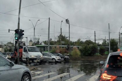 5 linii stb blocate pe strada progresului din cauza unui incident tehnic tramvaiele 10 11 25 si troleibuzele 69 si 96 nu pot circula spre bulevardul timisoara 68e6298df17a0