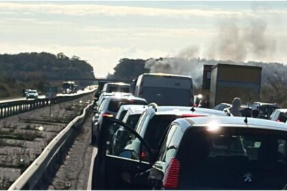 accident cu incendiu pe autostrada bucuresti pitesti a1 martor sunt cozi de masini de 2 kilometri pe sensul spre capitala 68f49cfb74c84