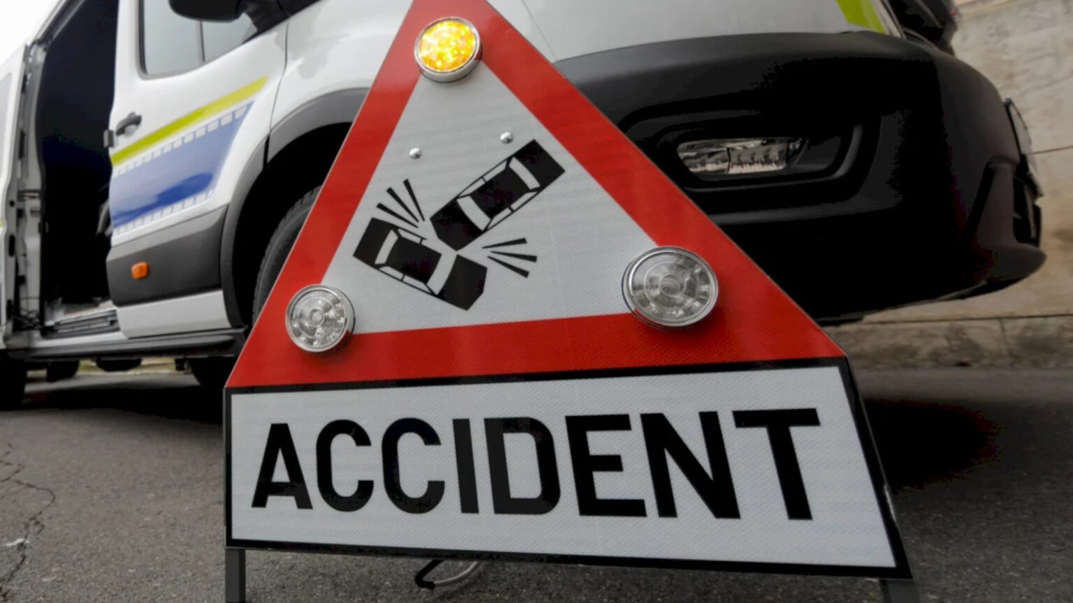 accident grav pe soseaua berceni la aparatorii patriei un minor si un adult au fost loviti pe trecerea de pietoni si se afla intr o stare critica 68ed0856c6219