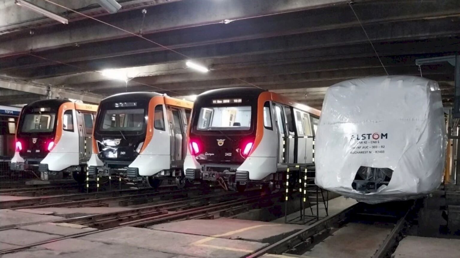 al 12 lea metrou alstom a ajuns la bucuresti urmand sa circule pe magistrala 5 inca nu se stie cand unul dintre trenuri e inca in teste in franta 68dd01d2e1aa5
