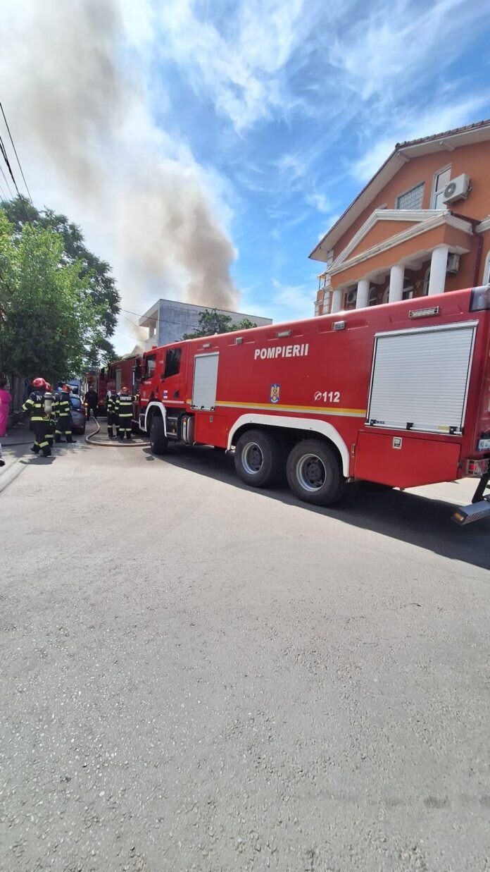 autoturisme in flacari teava de gaze fisurata zeci de persoane evacuate dintr un hotel de pe bulevardul pipera din voluntari 68f4b62a71b02