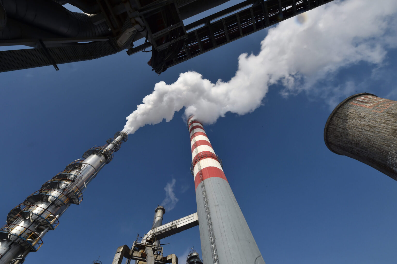 breaking explozie la rafinaria lukoil din ploiesti un om a fost ranit 68f624766dfe8