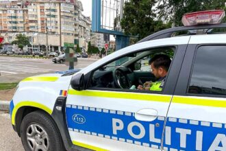 bucuresti trei barbati care au furat placutele de inmatriculare ale unei masini cercetati 68e6bebaae92e