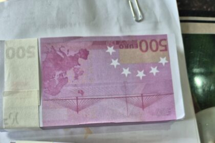 captura uriasa politia romana si autoritatea vamala au descoperit 48 milioane de bancnote falsificate 68e9158db9084