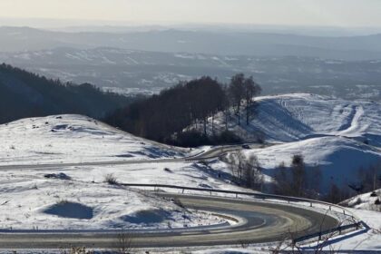 circulatia pe transalpina oprita pentru a doua oara saptamana aceasta din cauza zapezii 68de24bec6bf9