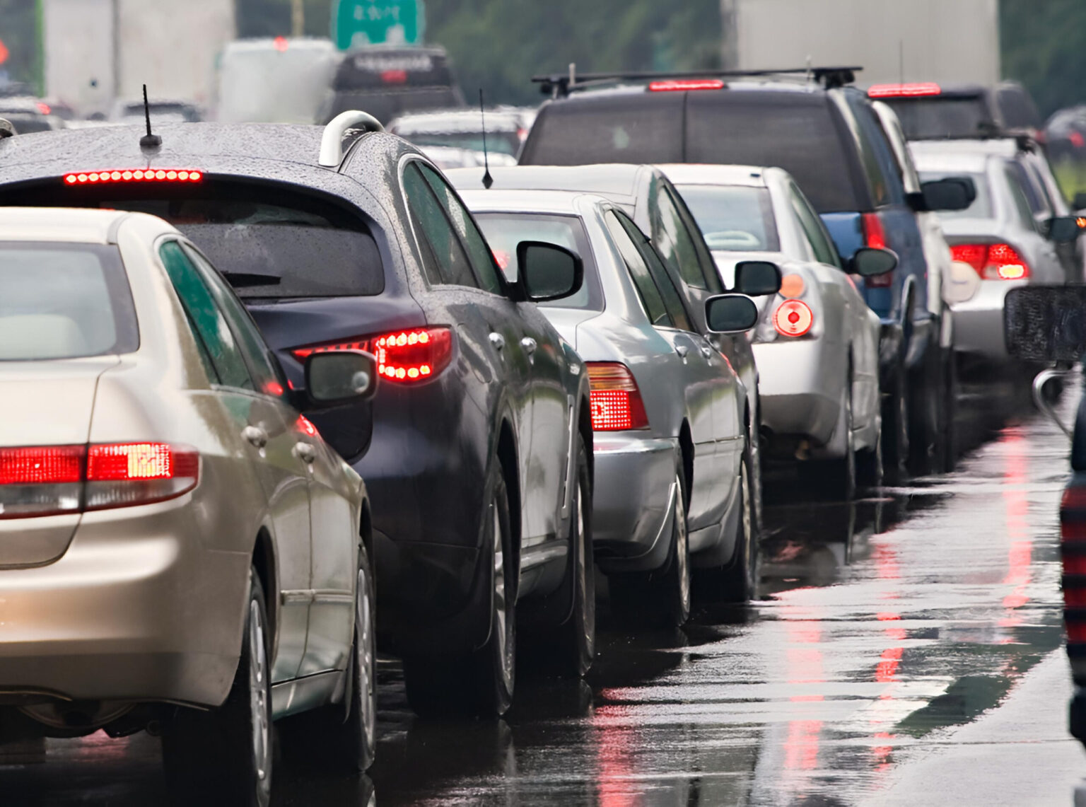 coada infernala de zeci de km pe a1 pe sensul de intrare in bucuresti explicatie clasica se carpeste asfaltul sunt restrictii pe autostrada santier pe banda 1 68e8b0688b8a2