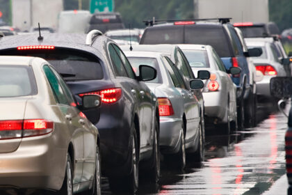 coada infernala de zeci de km pe a1 pe sensul de intrare in bucuresti explicatie clasica se carpeste asfaltul sunt restrictii pe autostrada santier pe banda 1 68e8b0688b8a2