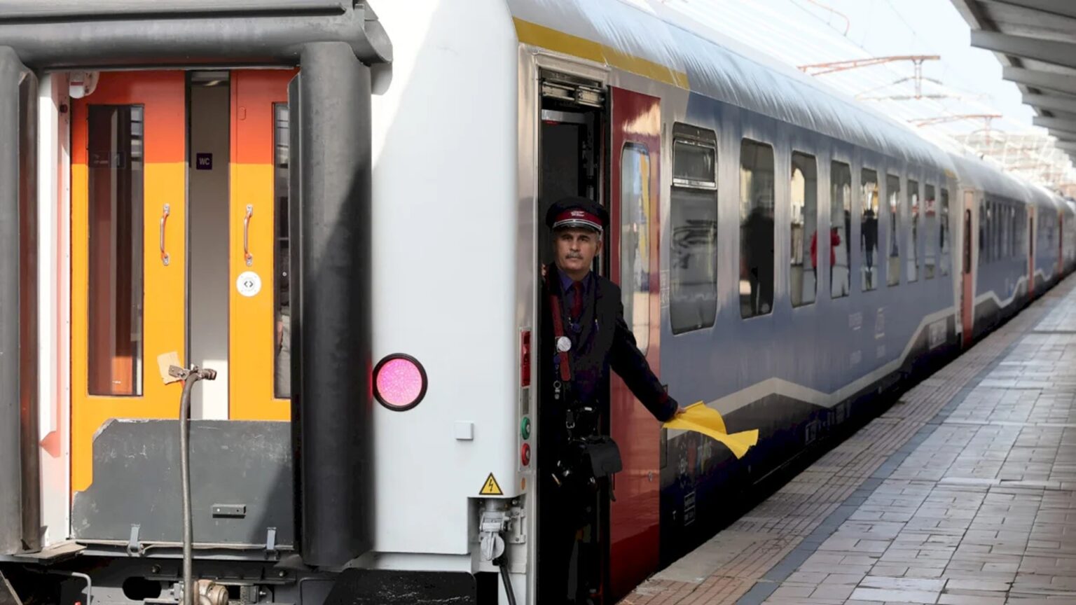 de vineri se ajunge cu trenul direct de la bucuresti la kiev in 24 de ore f09f9a84 pretul biletului la vagonul de dormit 68e5104d1fae9