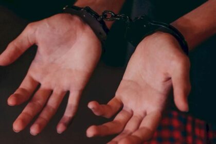 deznodamantul scandalului cu impuscaturi de ieri din bucuresti din s6 unde un barbat a tras cu arma in niste masini apoi a fost batut de alti doi 4 persoane retinute 68ff3d110cb58 1