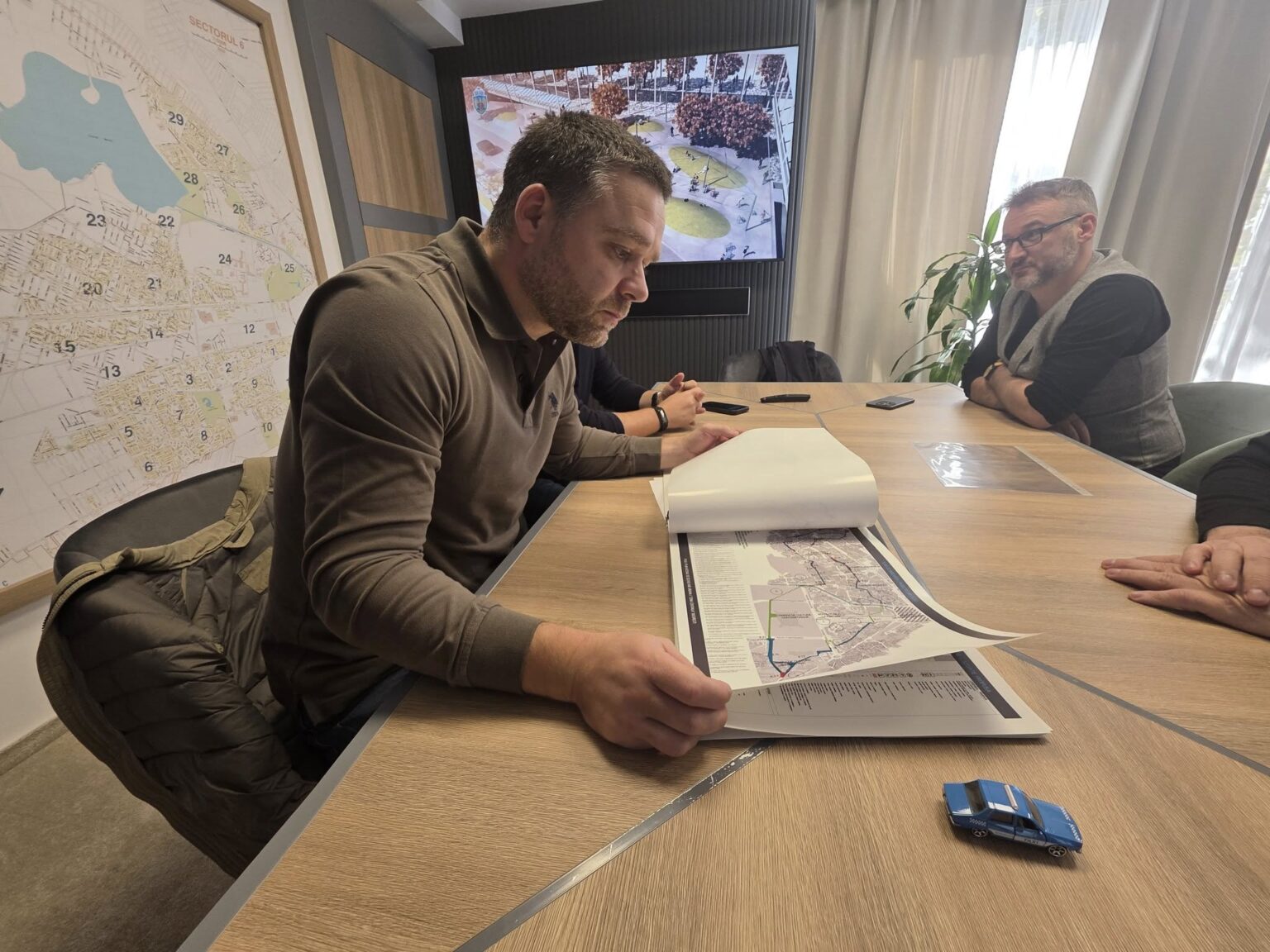 dl ciucu s a mutat din bucatarie in situation room de unde ne da o veste majora gata mi am facut temele pentru bucuresti stiu exact ce am de facut 69032835cd7d6