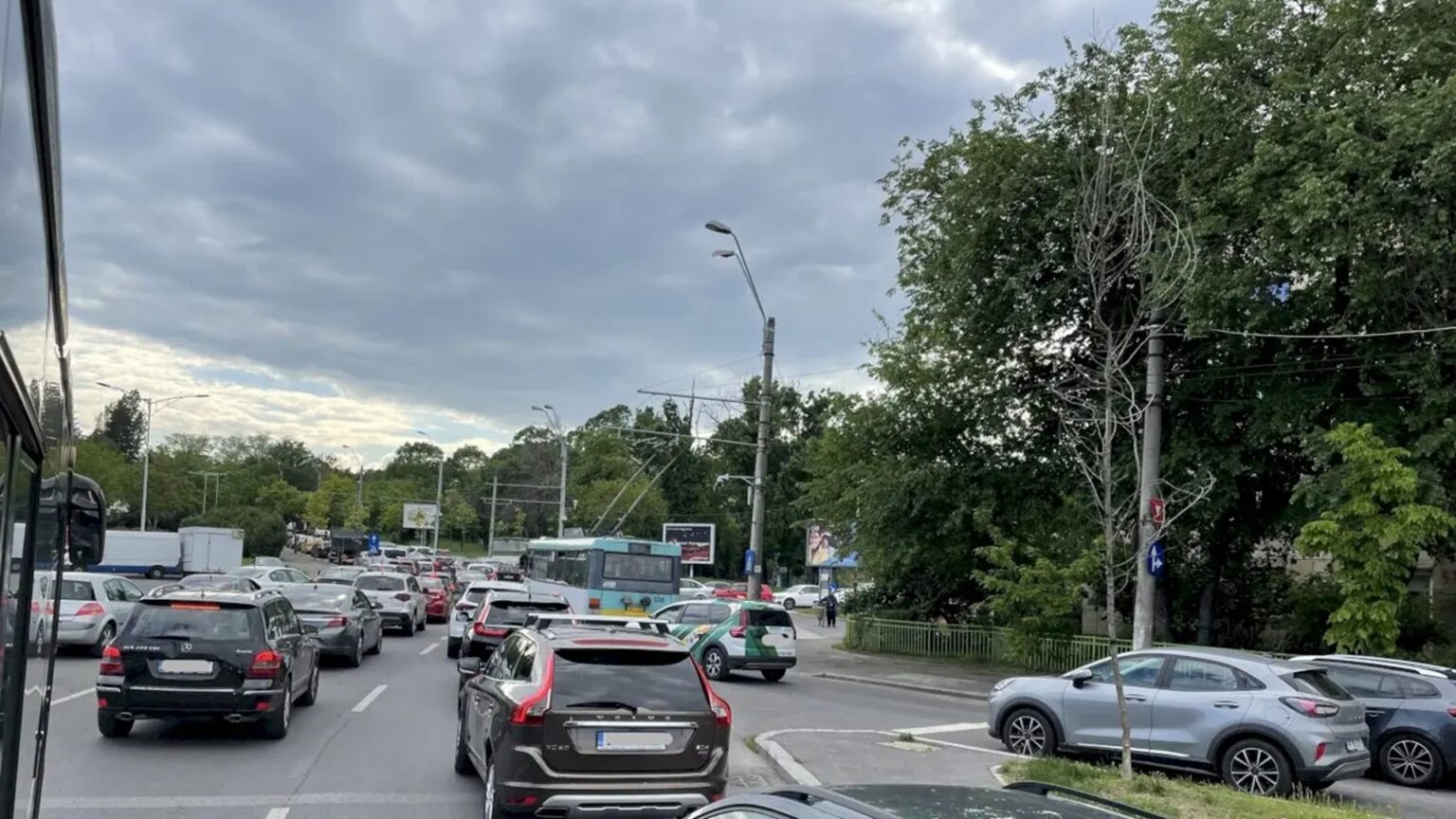 esential taxa speciala pentru soferii care nu au masinile inmatriculate in bucuresti sau ilfov proiectul pe masa pmb 68e3d16ab3037