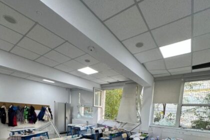 explozie intr un bloc din sectorul 5 elevii si cadrele didactice din liceul aflat in apropiere au fost evacuati 68f1f4b51b35b