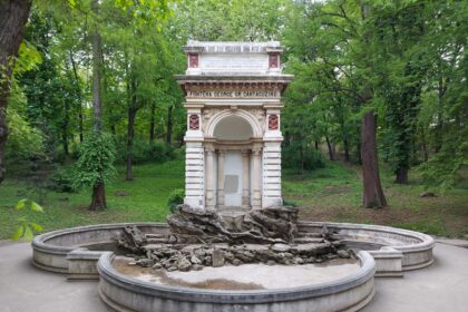 fantana cantacuzino din parcul carol va fi reparata daca indicatorii tehnico economici vor fi votati in sedinta cgmb de joi restaurarea ar urma sa coste 9 milioane de lei 68ff5940ae6a8