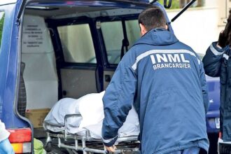 filmul crimei din bucuresti unde o femeie a fost ucisa de fiica ei de 15 ani si de iubitul fetei 68f32d8fe38cc