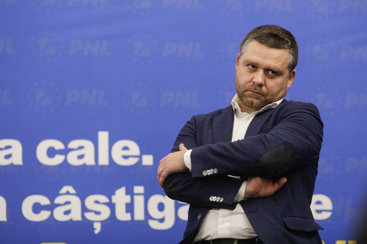 foto ciprian ciucu nu vrea corturi electorale pentru pre campania sa spune ca uratesc bucurestiul sa puna cine o vrea eu nu nu am mare buget pentru panotaj 69036f903d483