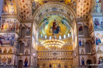 foto cum arata pe dinauntru catedrala mantuirii dupa ce a fost pregatita pentru sfintirea de duminica 2 500 de invitati oficiali si mii de pelerini vin la bucuresti 68f9ec584f766