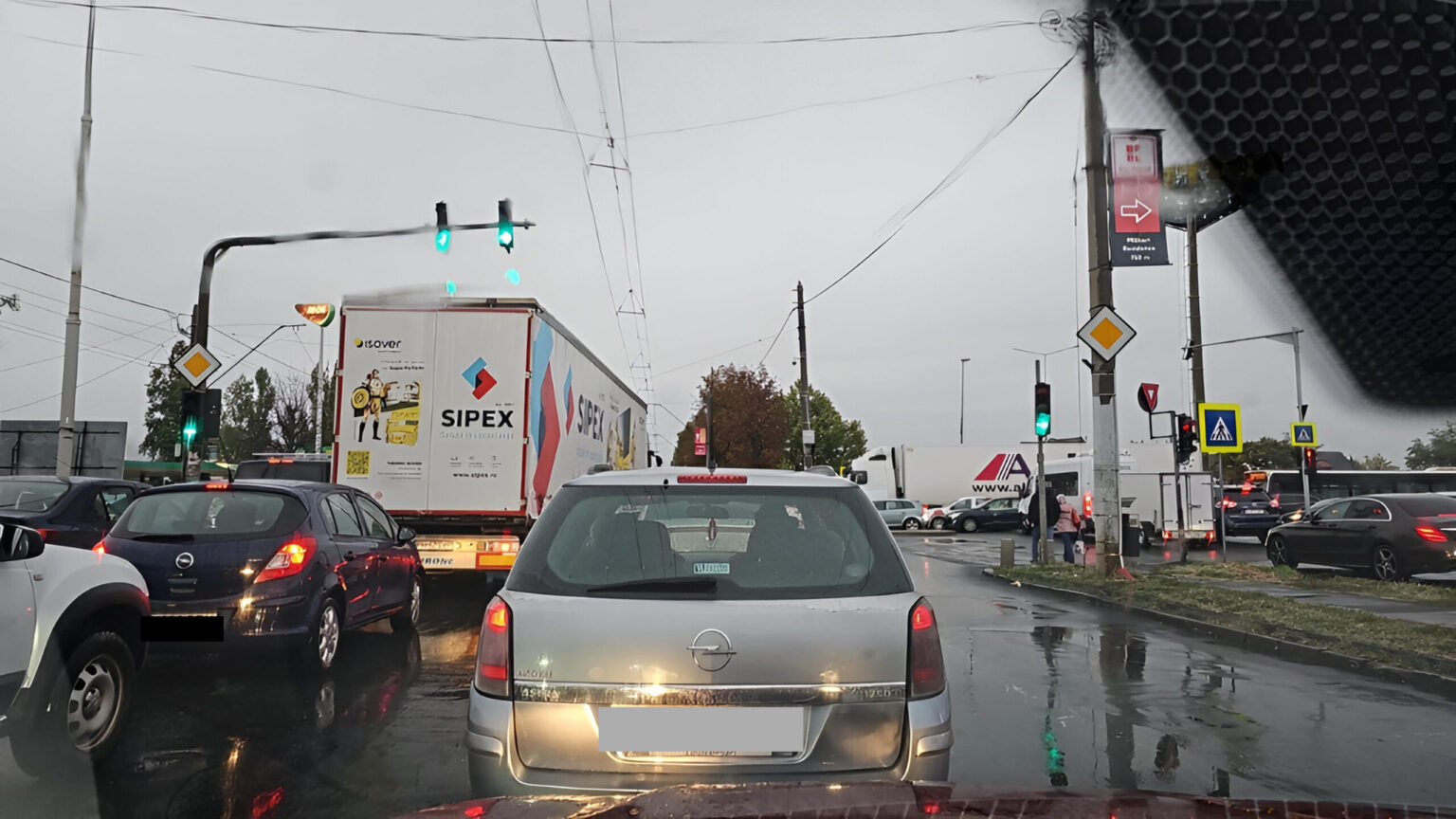 foto tot tot orasul e blocat in dimineata asta trafic deja paralizat in bucuresti de la orice intrare in oras pana in centru pe iuliu maniu e infern 68de14fb92a7c