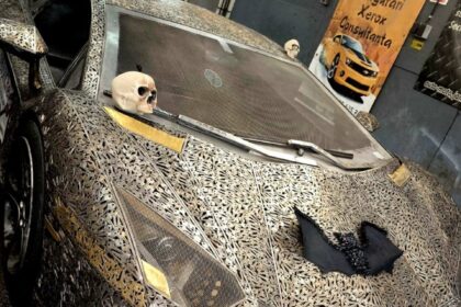 foto un lamborghini realizat din 10 000 de chei va fi expus la west side hallo fest este facut manual in marime naturala este unicat anunta ps6 68edf0c7c496e