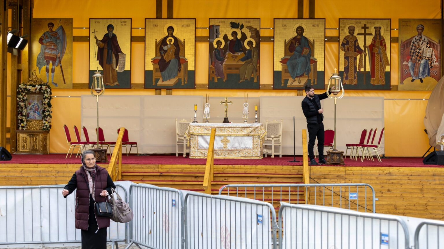 incepe pelerinajul la moastele sfantului dimitrie cel nou ocrotitorul bucurestiului catedrala patriarhala anunta programul pentru 19 29 octombrie 68f0d74ee3193