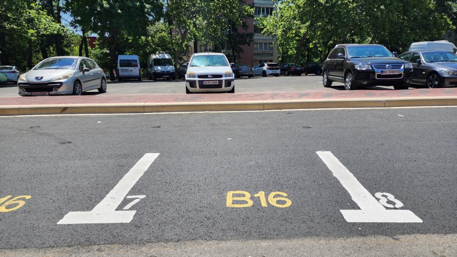 locuitorii sectorului 3 pot solicita a doua autorizatie de parcare de resedinta in functie de disponibilitate 68ef6b67cd217