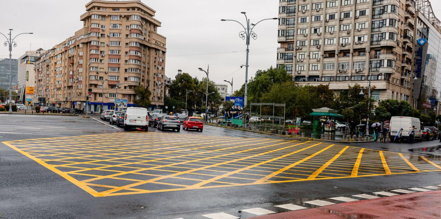marcaj nu blocati intersectia introdus la piata victoriei pentru fluidizarea traficului din capitala 68de968e0f352 1