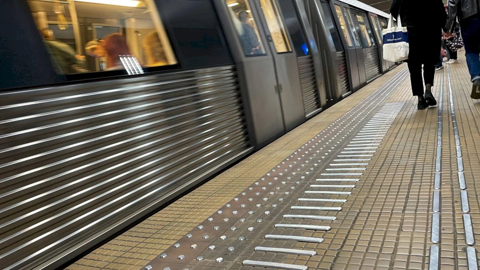 metrorex dupa ce a plouat in statia de metrou eroilor 1 circulatia trenurilor nu este afectata de vremea extrema 68e4f2d456d41