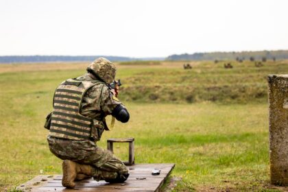 ministrul apararii despre serviciul militar voluntar 4 luni tinerii fac armata voluntar si raman in rezerva armatei vor fi remunerati cu 3 salarii medii 68de76c8b70d0 1