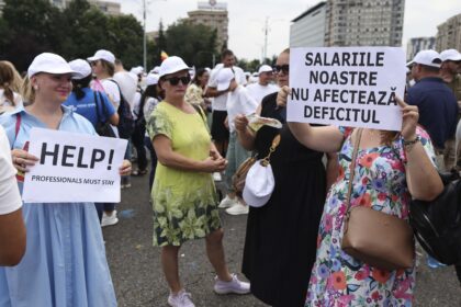 miting in piata victoriei in fata guvernului anuntat pentru miercuri la protestul organizat de 4 confederatii sindicale sunt asteptati 20 000 de oameni 68ff84626c6a0