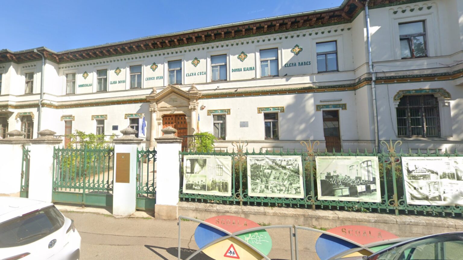 o profesoara de la scoala centrala din bucuresti acuzata ca a lovit un copil si ameninta alti elevi parinte scoala vrea sa musamalizeze cazul 68fb5b5d4983a