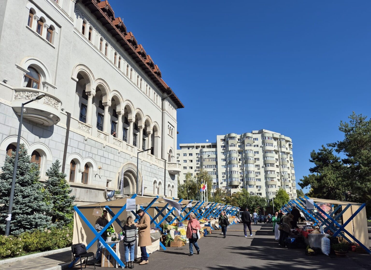 piata volanta din sectorul 1 revine in parcarea primariei cu produse locale autentice si gusturi de toamna 68e95863dbfe8