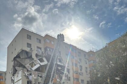 politia capitalei continua operatiunile de interventie si sprijin in zona exploziei din rahova 68f7001ad0ee8