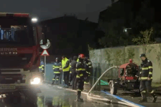 pompierii au intervenit in 42 de localitati si in bucuresti un vehicul aflat in deplasare lovit de un copac 68e60913b0354