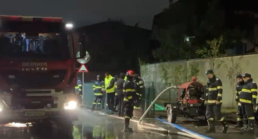 pompierii au intervenit in 42 de localitati si in bucuresti un vehicul aflat in deplasare lovit de un copac 68e60913b0354