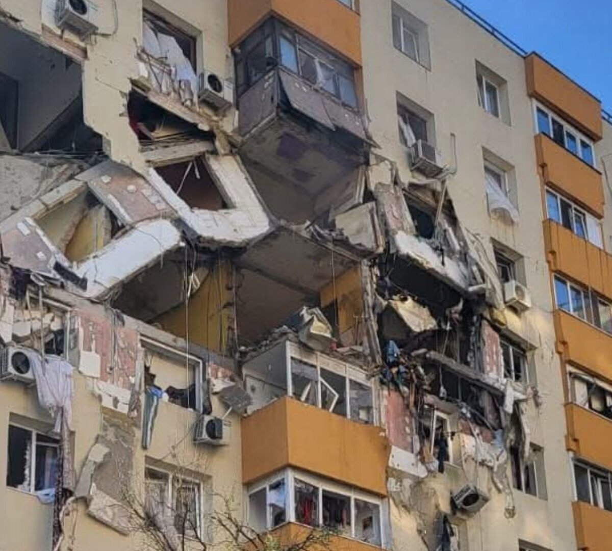 prefectul capitalei anunta revenirea etapizata a locatarilor in blocurile din rahova 690124eada6f6