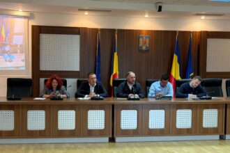 primaria sectorului 2 echipajele noastre sunt deja in teren si actioneaza preventiv in zonele cu risc de acumulare a apei 68e4f4865fd37