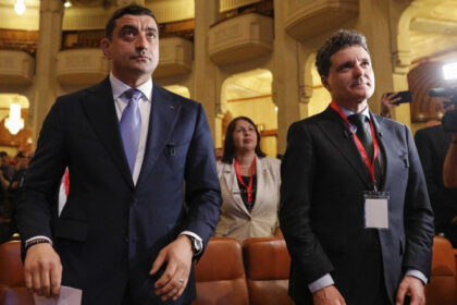 reactia lui nicusor dan la amenintarea aur cu suspendarea avertismentul presedintelui 68ee152de61f5