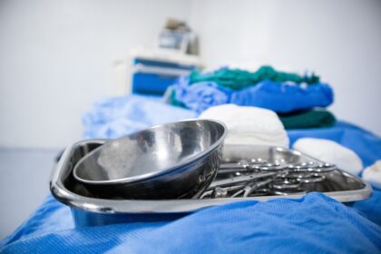 rogobete anunta controale in cabinetele medicale cu sali de operatie improvizate in special la parterul blocurilor 68ea12b118a41