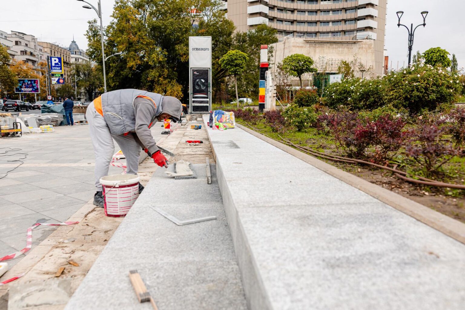 se refac trotuarele din zona centrala a capitalei 68f06e7042c82